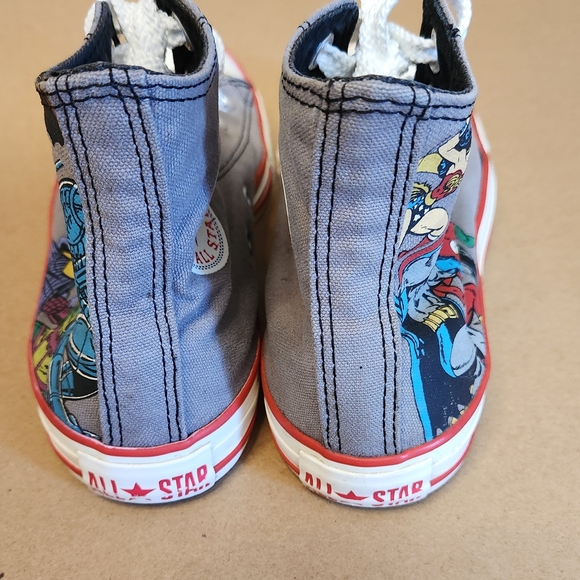 Converse Gray High-Tops with Red and White Details - Picture 5 of 8